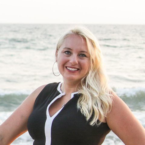 Leah Janz - Edmonton Affiliate